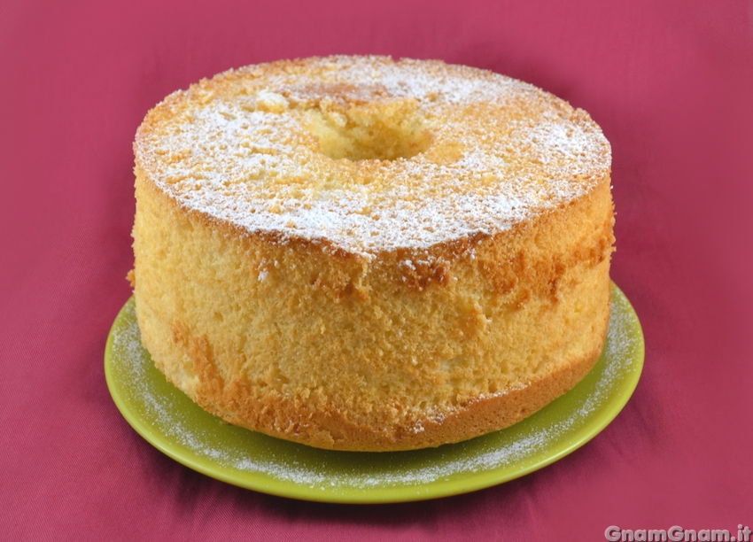 Chiffon cake: la Ricetta originale sofficissima (Ciambellone americano)