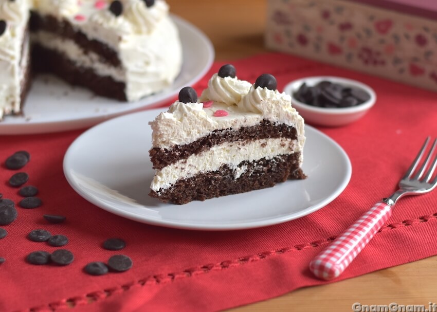 Torta a forma di cuore senza stampo Foto finale